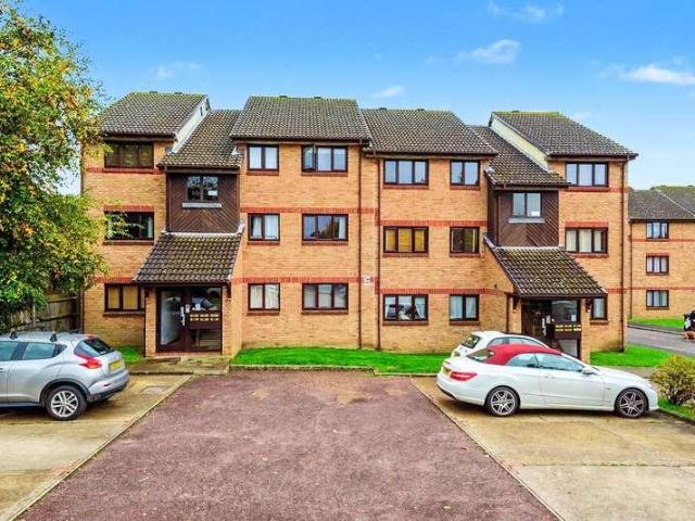 Flat for sale in Ottershaw, Runnymede