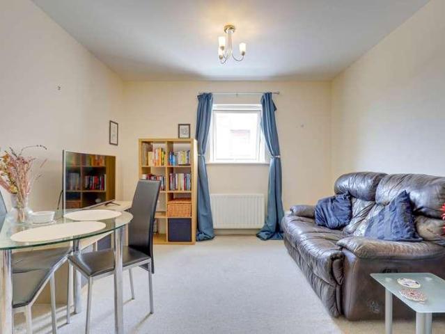 Flat for sale in Reading