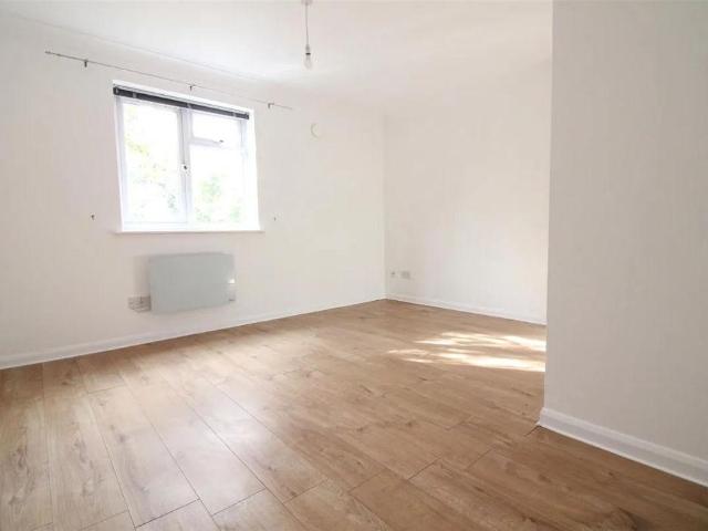 Flat for sale in London Borough of Hillingdon, Greater London