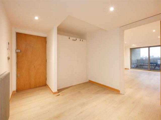 Flat for sale in Ratcliffe, Limehouse