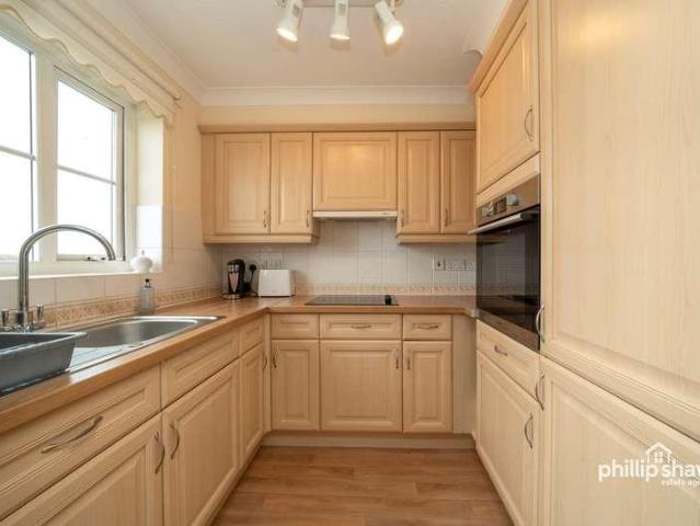 Flat for sale in Preston, Greater London