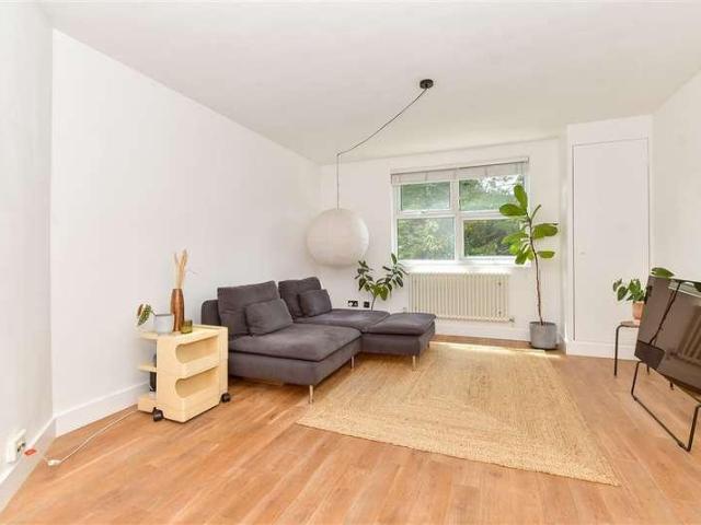 Flat for sale in Leyton, Greater London