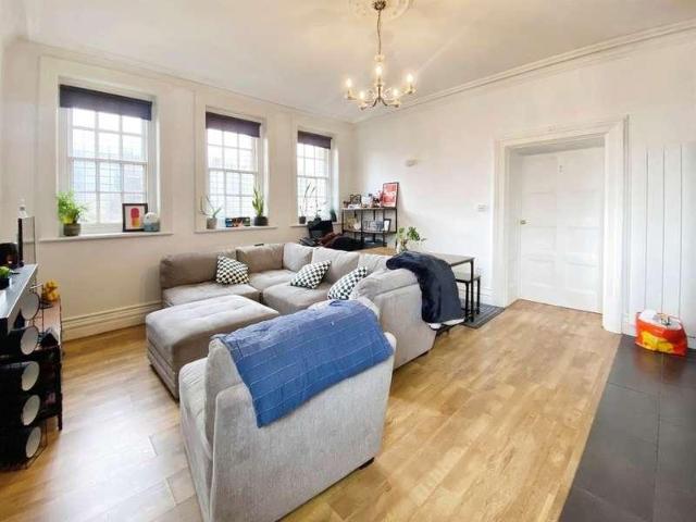 Flat for sale in Allt-yr-yn, Wales