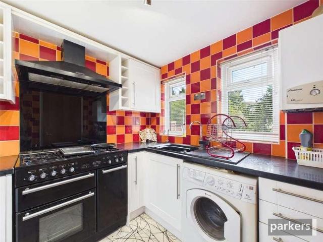 Flat for sale in Caversham Park, Reading