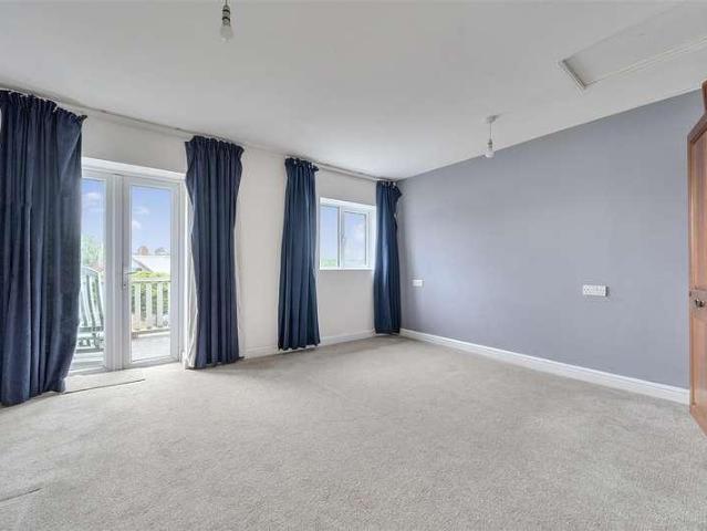 Flat for sale in Feckenham, City Of Bristol