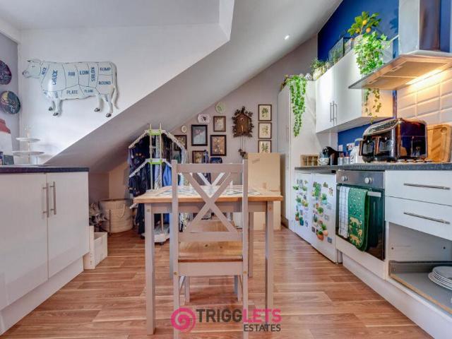 Flat for sale in Jump, South Yorkshire