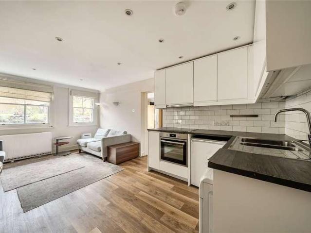 Flat for sale in Royal Borough of Kingston upon Thames, Greater London