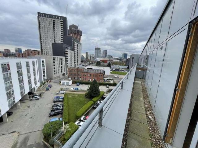 Flat for sale in Hulme, Georgia