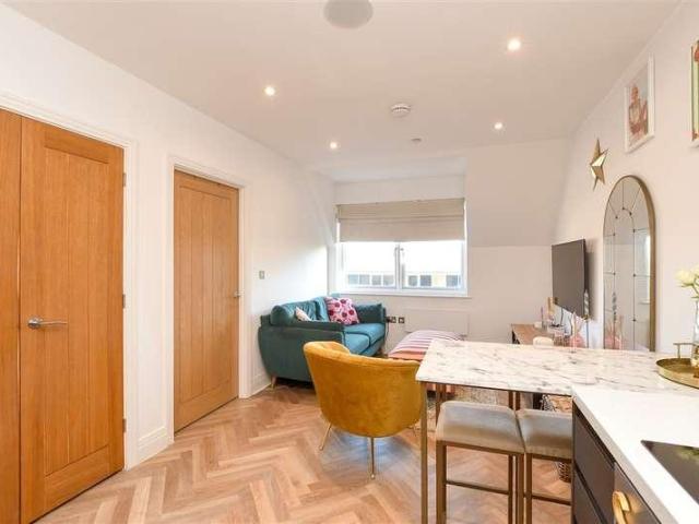 Flat for sale in Pachesham Park, Surrey