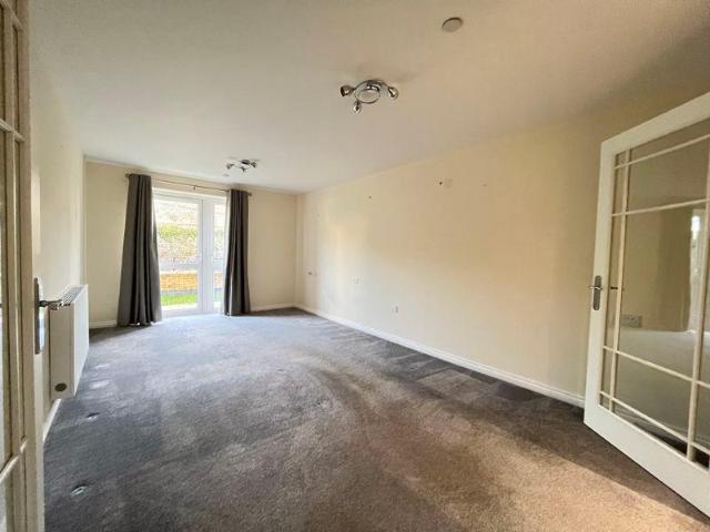 Flat for sale in Llanblethian, Cowbridge