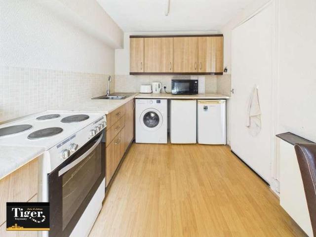 Flat for sale in Hawes Side, Blackpool