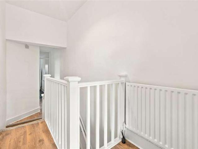 Flat for sale in Duckett's Green, Greater London