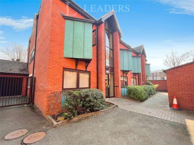 Flat for sale in Barbourne, Worcestershire