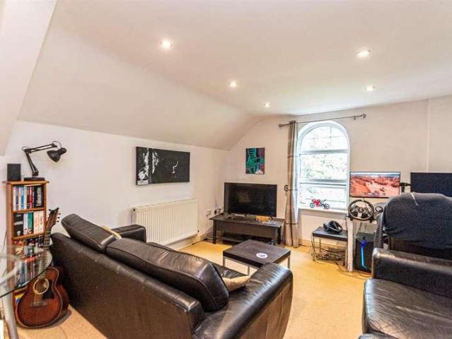 Flat for sale in Stockton Heath