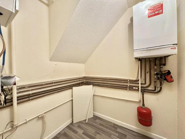 Flat for sale in Yeading, Greater London