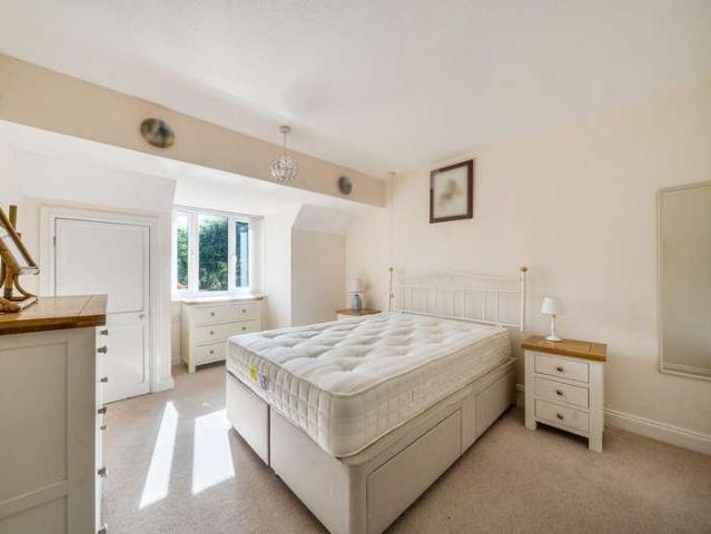 Flat for sale in Upper Woolhampton, Woolhampton