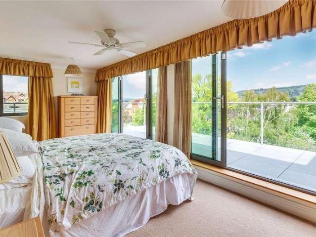 Flat for sale in Henley-on-Thames, South Oxfordshire