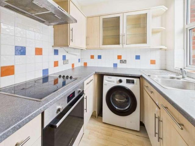 Flat for sale in Fishersgate, West Sussex