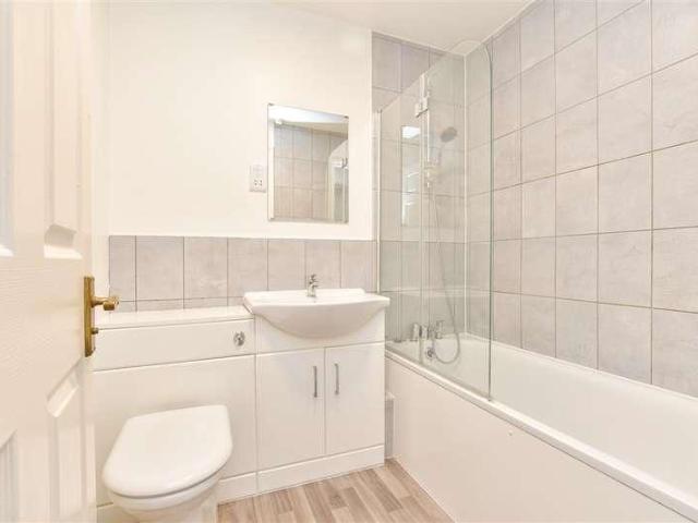 Flat for sale in Benhilton, Greater London