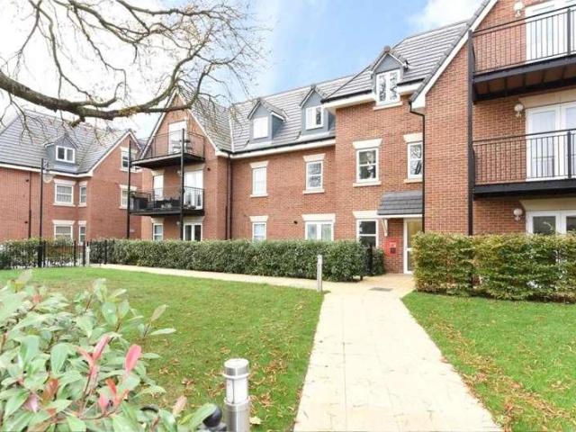 Flat for sale in Blackhills, Surrey