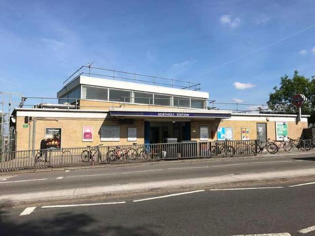 Flat for sale in London Borough of Ealing, Greater London
