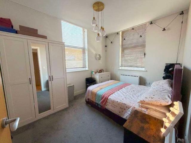 Flat for sale in Emscote, Green Close