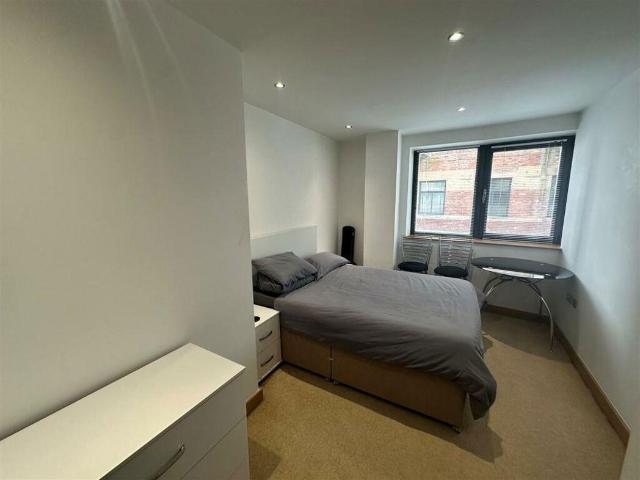 Flat for sale in Baildon, West Yorkshire