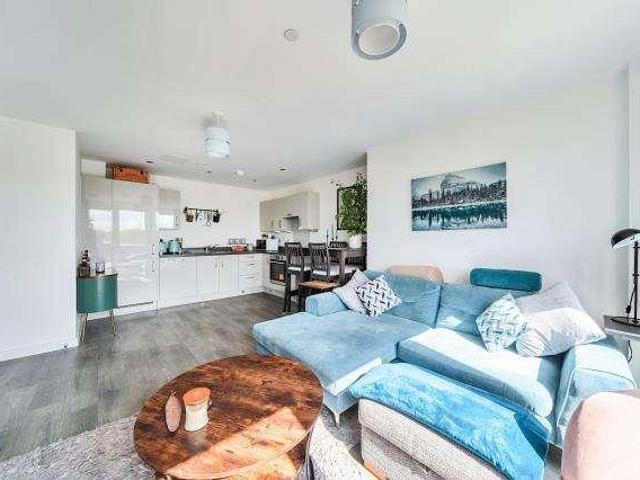 Flat for sale in Row Town, Surrey