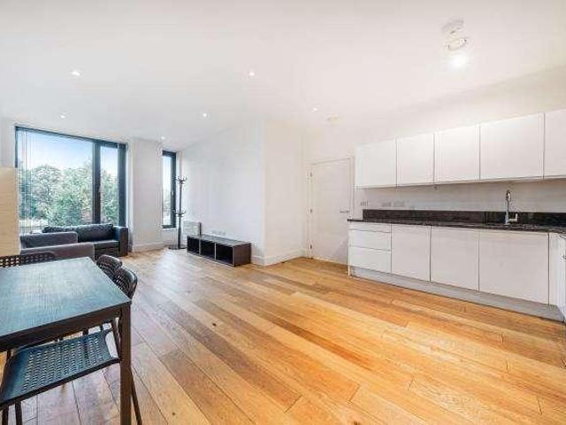Flat for sale in Slough