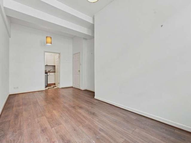 Flat for sale in St George, Bristol