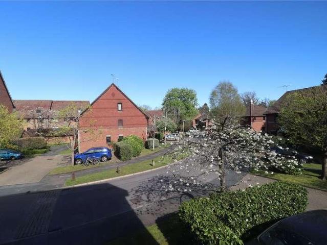 Flat for sale in Horsell, Woking