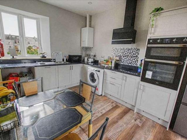 Flat for sale in Pembroke Dock, Wales