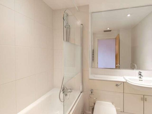 Flat for sale in Tower Liberty, Whitechapel