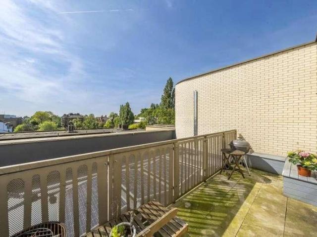 Flat for sale in Maitland Park, Greater London