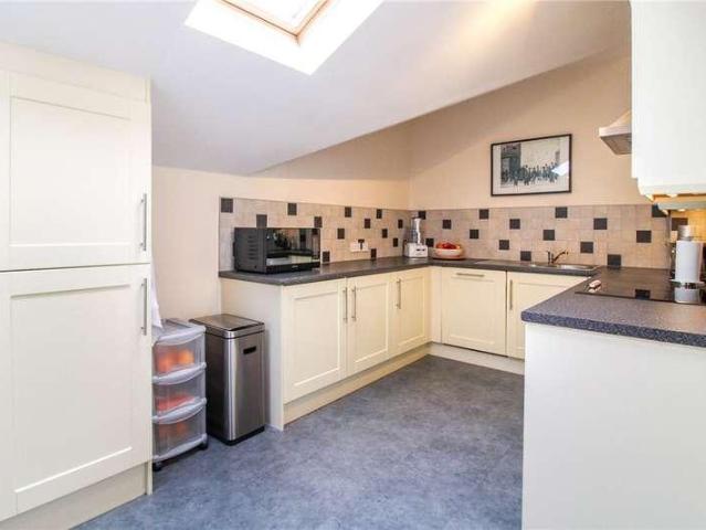 Flat for sale in Horsforth, West Yorkshire