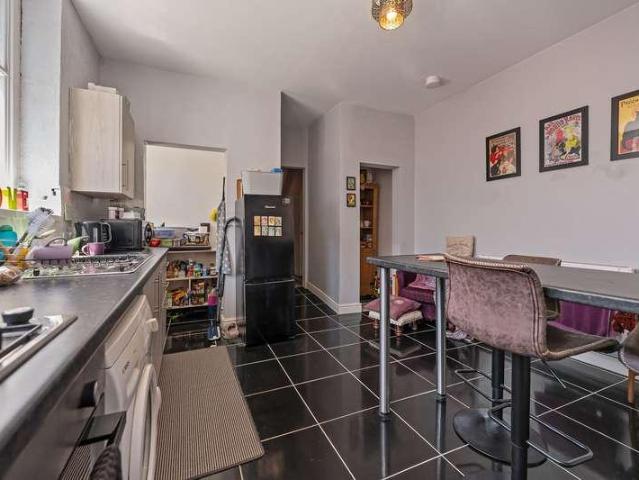 Flat for sale in Newport, Ridgeway