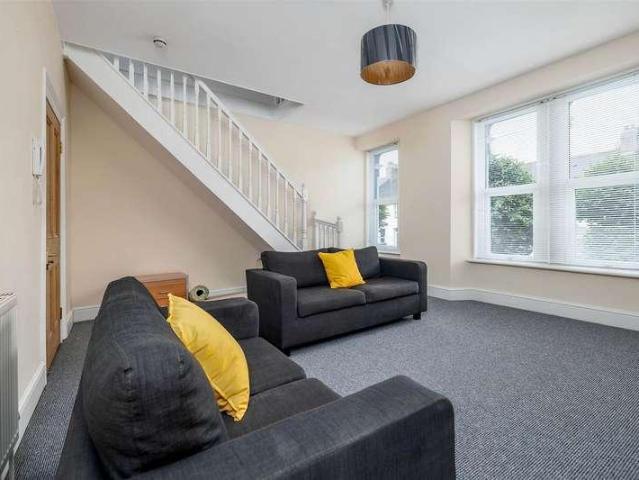 Flat for sale in Mount Wise