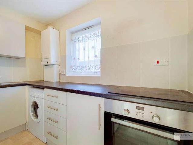 Flat for sale in London Borough of Merton, Thornton Heath