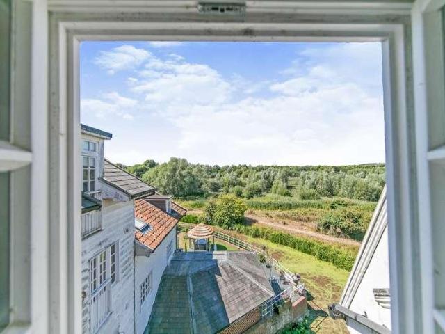 Flat for sale in Bedingfield, Suffolk