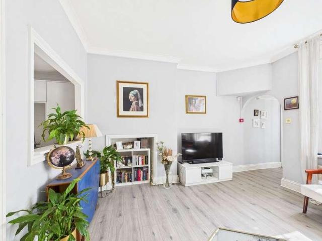 Flat for sale in Aldrington