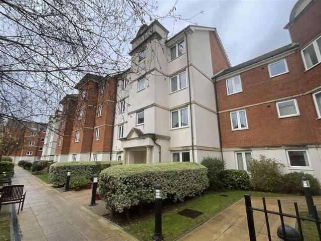 Flat for sale in Cliftonville West, Acol