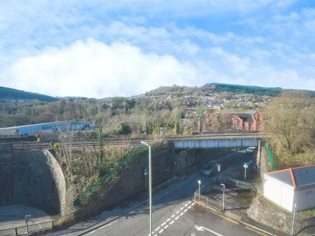 Flat for sale in Pontypridd, Wales