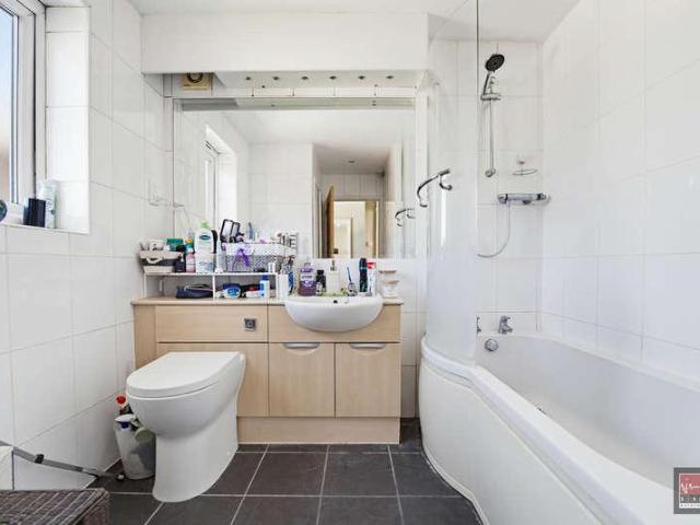 Flat for sale in Ashford Common, Lower Halliford