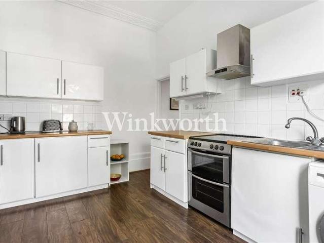 Flat for sale in Harringay, Greater London