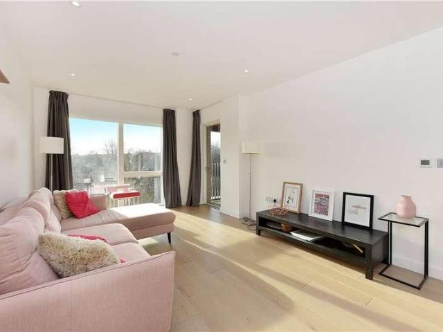 Flat for sale in Colindale, Greater London