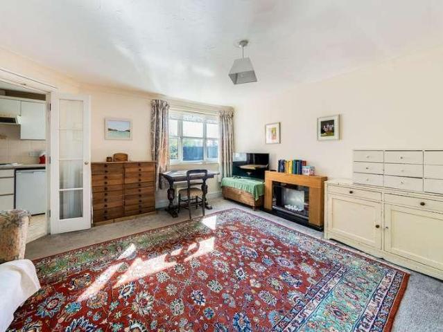 Flat for sale in Caldecott, Dromore