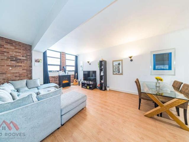 Flat for sale in Liverpool, Chinatown