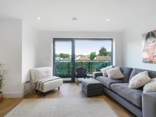 Flat for sale in Sudbury, Greater London
