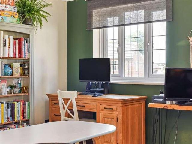 Flat for sale in Littlecote, West Sussex