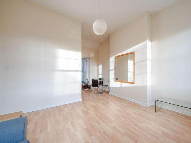 Flat for sale in Charlotteville, Westborough